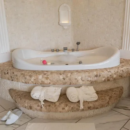 Apartment #1 Luxury Jacuzzi Penthouse In Quiet Centre Riga