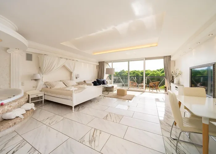 #1 Luxury Jacuzzi Penthouse In Quiet Centre