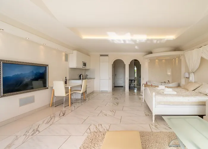 Jacuzzi Penthouse With Terrace And Free Parking - Riga 아파트