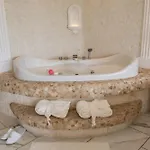 Lejlighed Jacuzzi Penthouse With Terrace And Free Parking - Riga